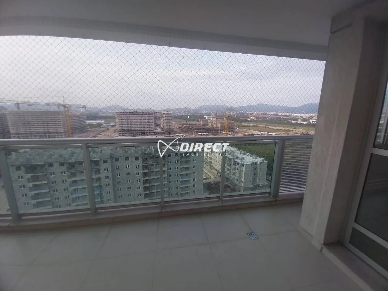 Apartamento no 14º andar com janelas do piso ao teto — photo 24