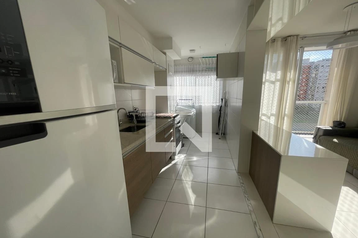 Furnished 2-bedroom apartment with balcony — photo 63