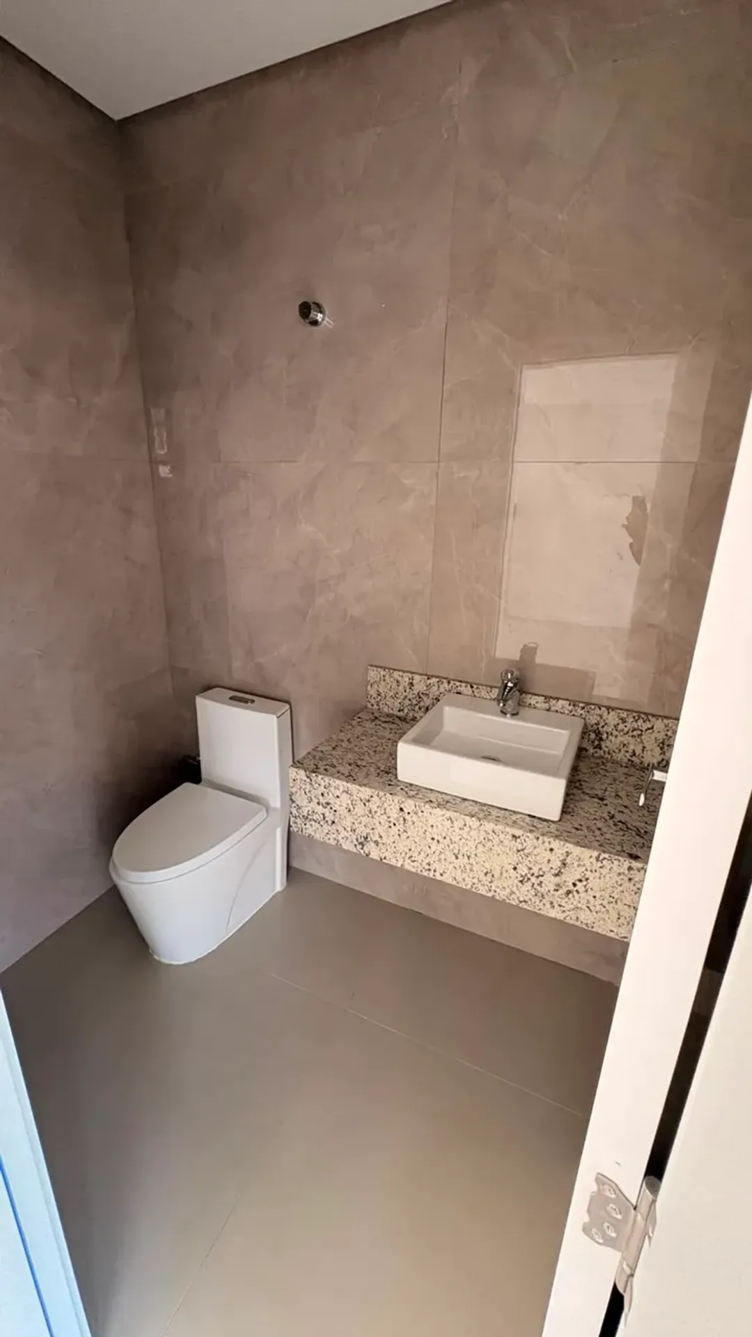 5-suite house with open-plan kitchen and 480 m² — photo 21