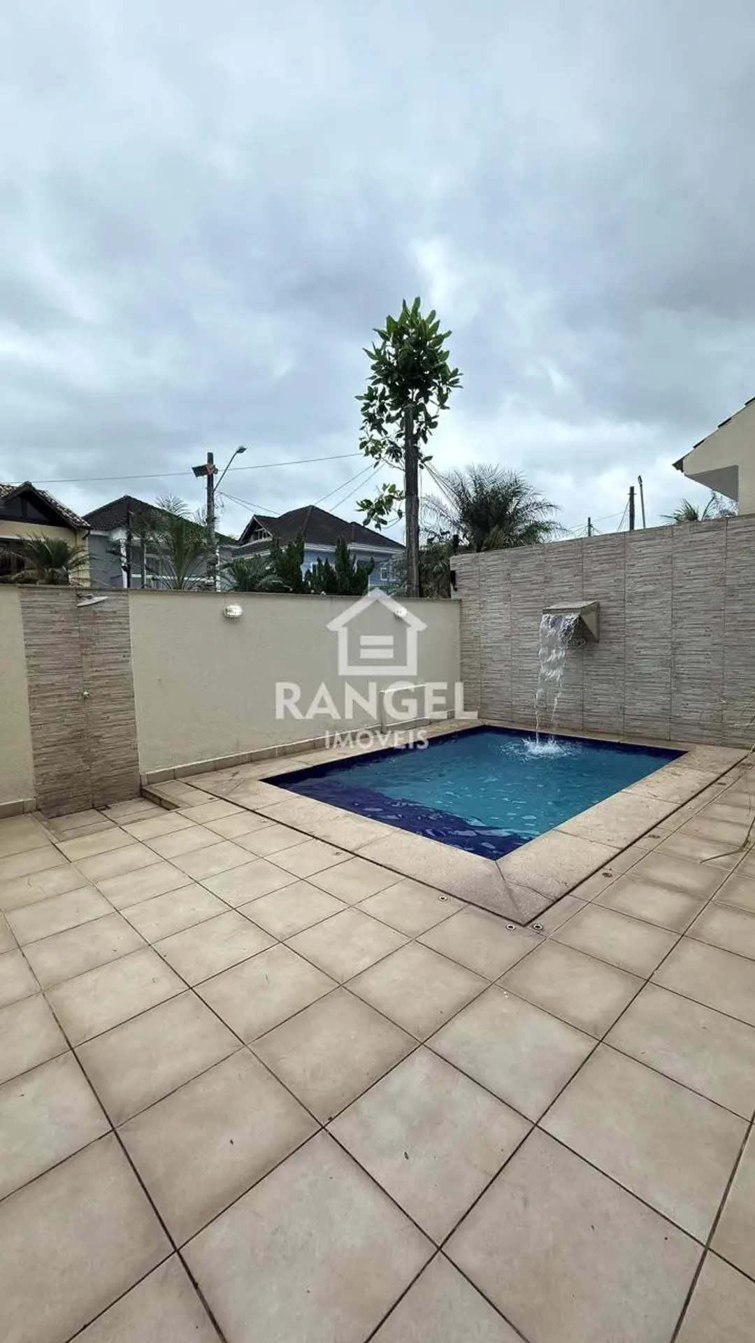 House, 412 m², with a private pool — photo 14