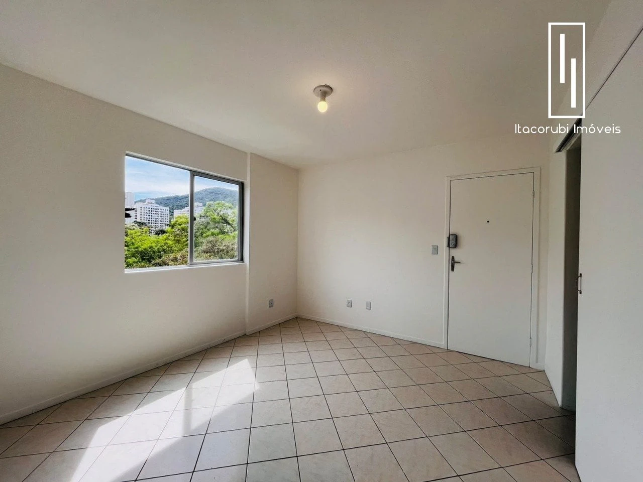 2-bedroom apartment with a mountain view