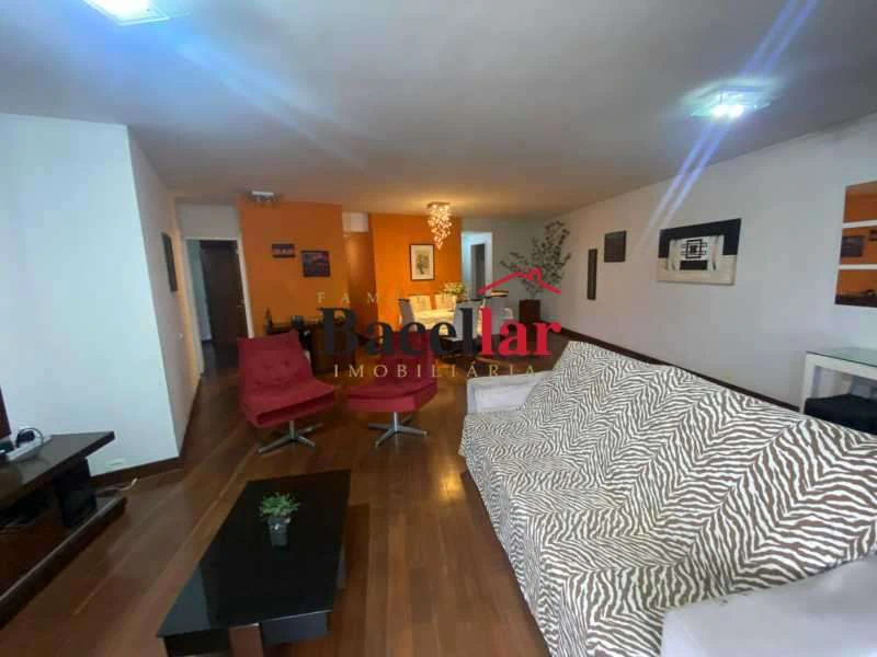 2-bedroom apartment with 4 bathrooms and 180 m² — photo 8