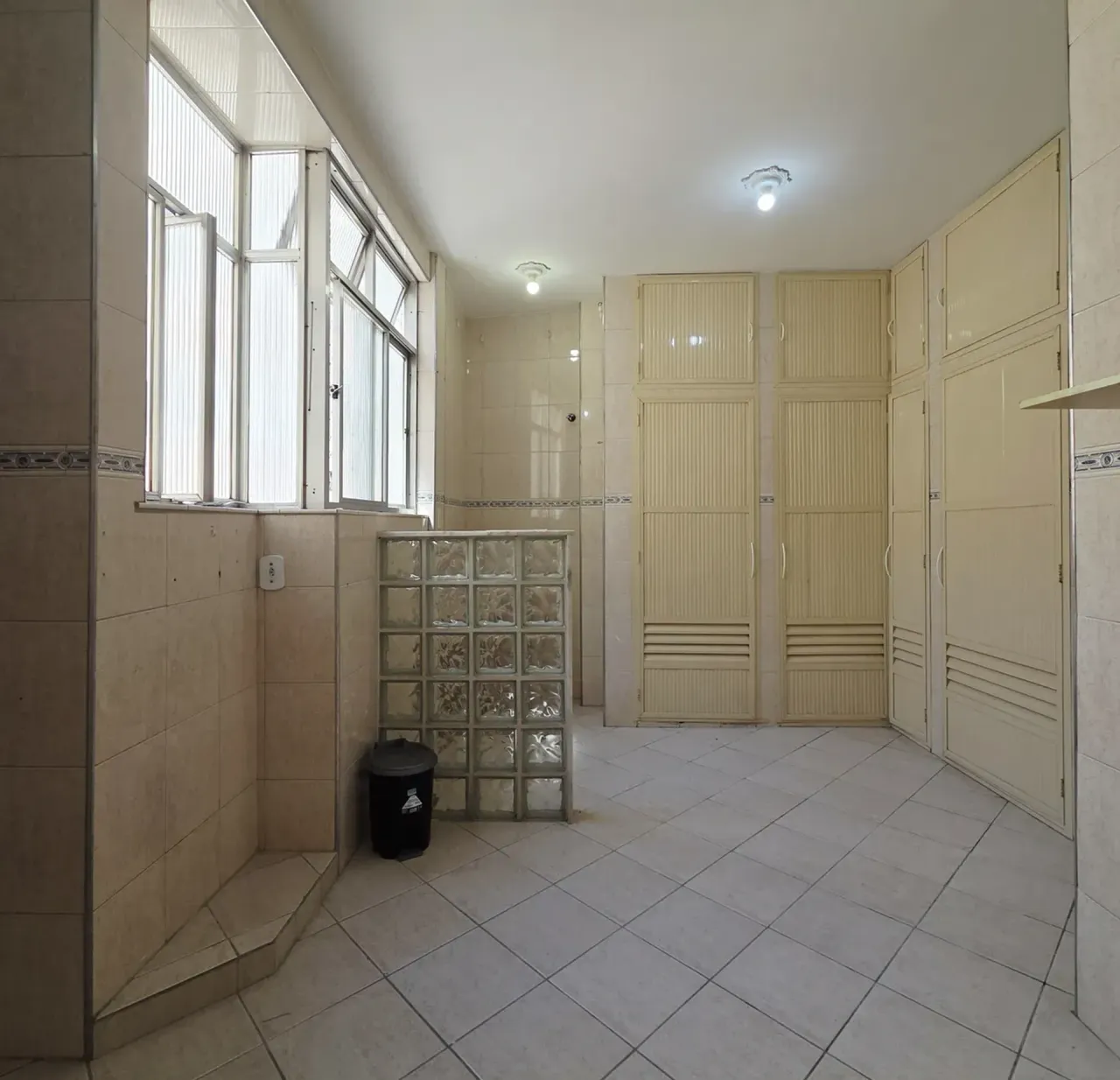 Apartamento com 2 quartos, 1 banheiro e cozinha fechada — photo 20