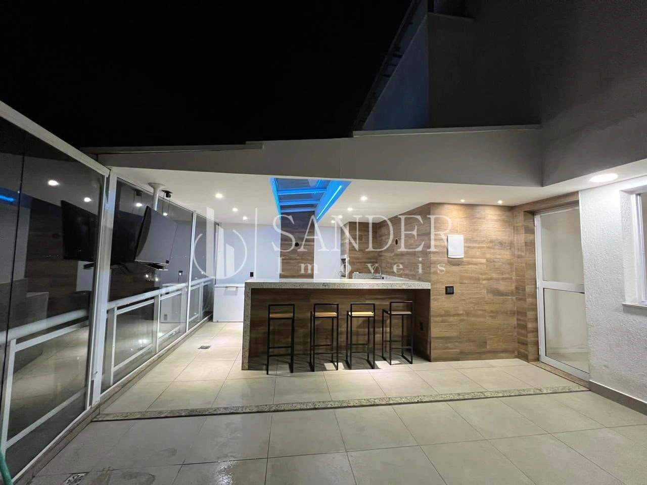 3-bedroom apartment with a private pool — photo 16