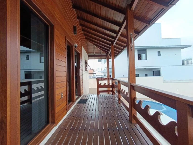 Casa de 3 dormitorios con balcón gourmet en Florianópolis — photo 21