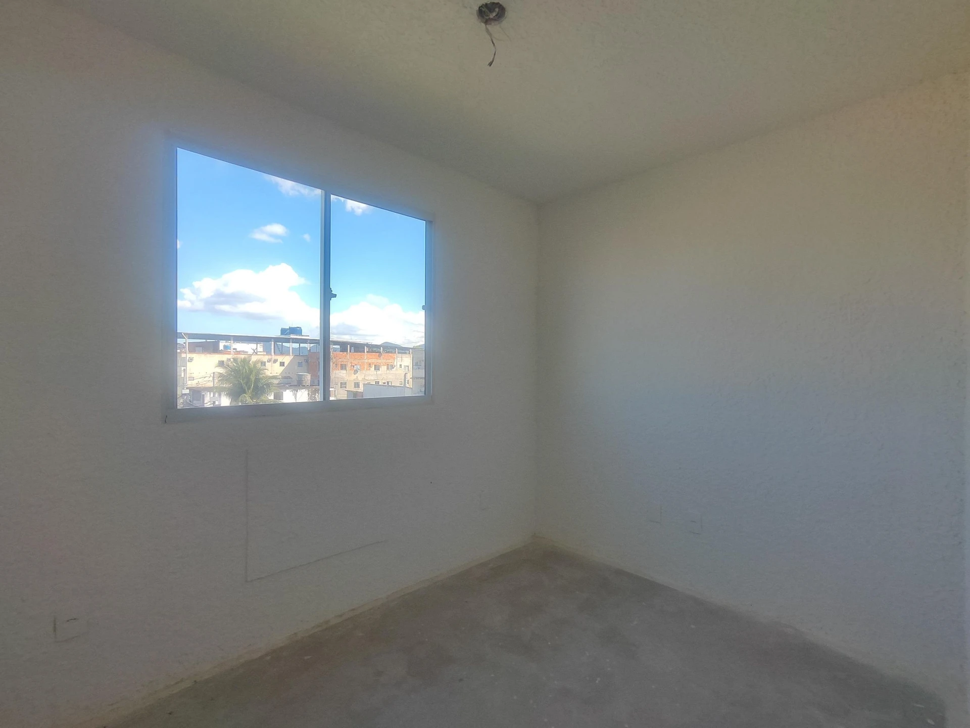 2-bedroom apartment with 1 bathroom and pet allowance — photo 3