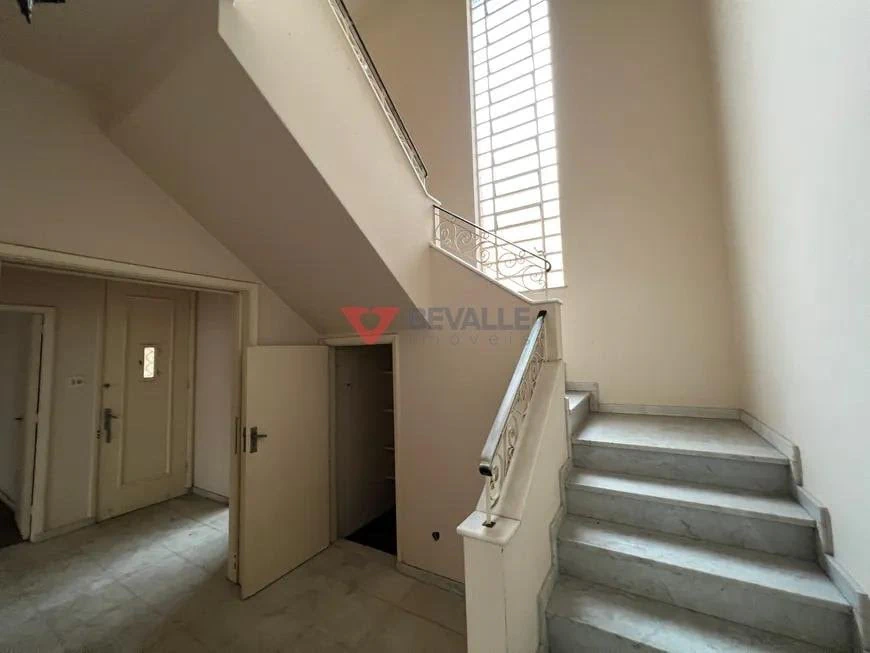 House with 7 bedrooms and built-in closets 350 m² — photo 15