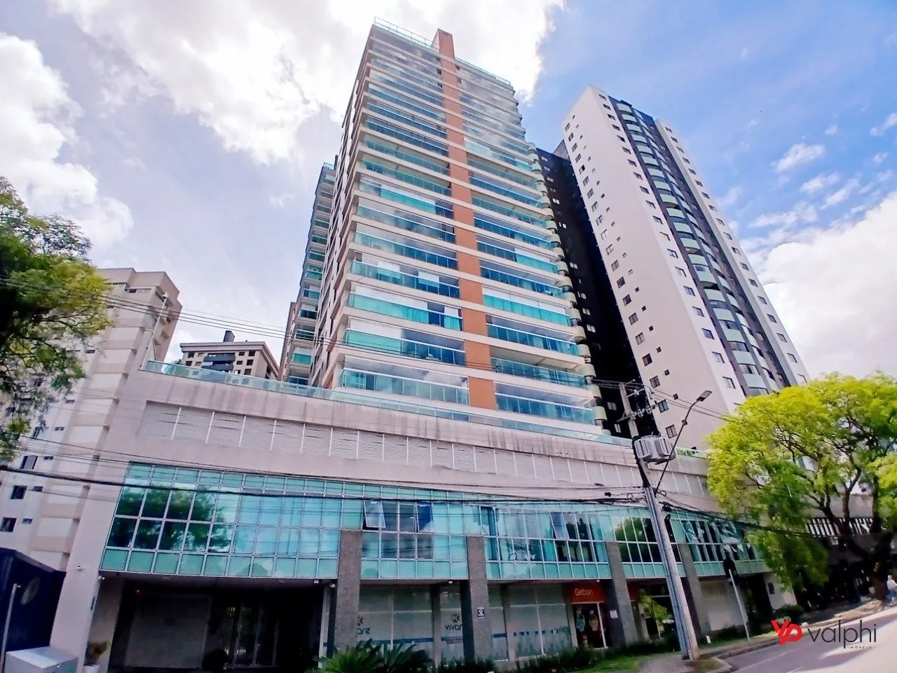 Furnished 2-bedroom apartment with enclosed balcony — photo 80