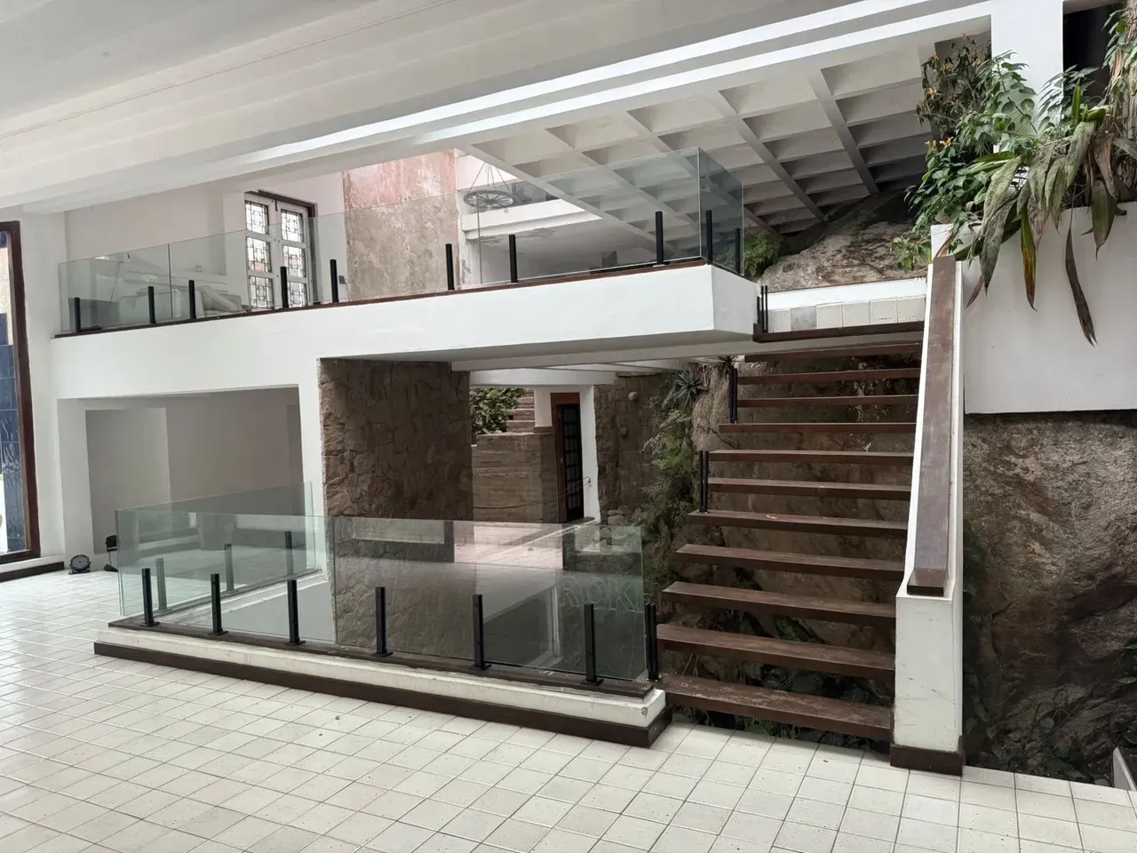 Будинок 840 м² з панорамними вікнами та видом на гори — photo 12