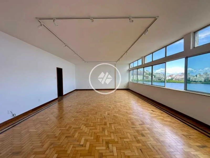 4-bedroom apartment with a water view in Rio de Janeiro
