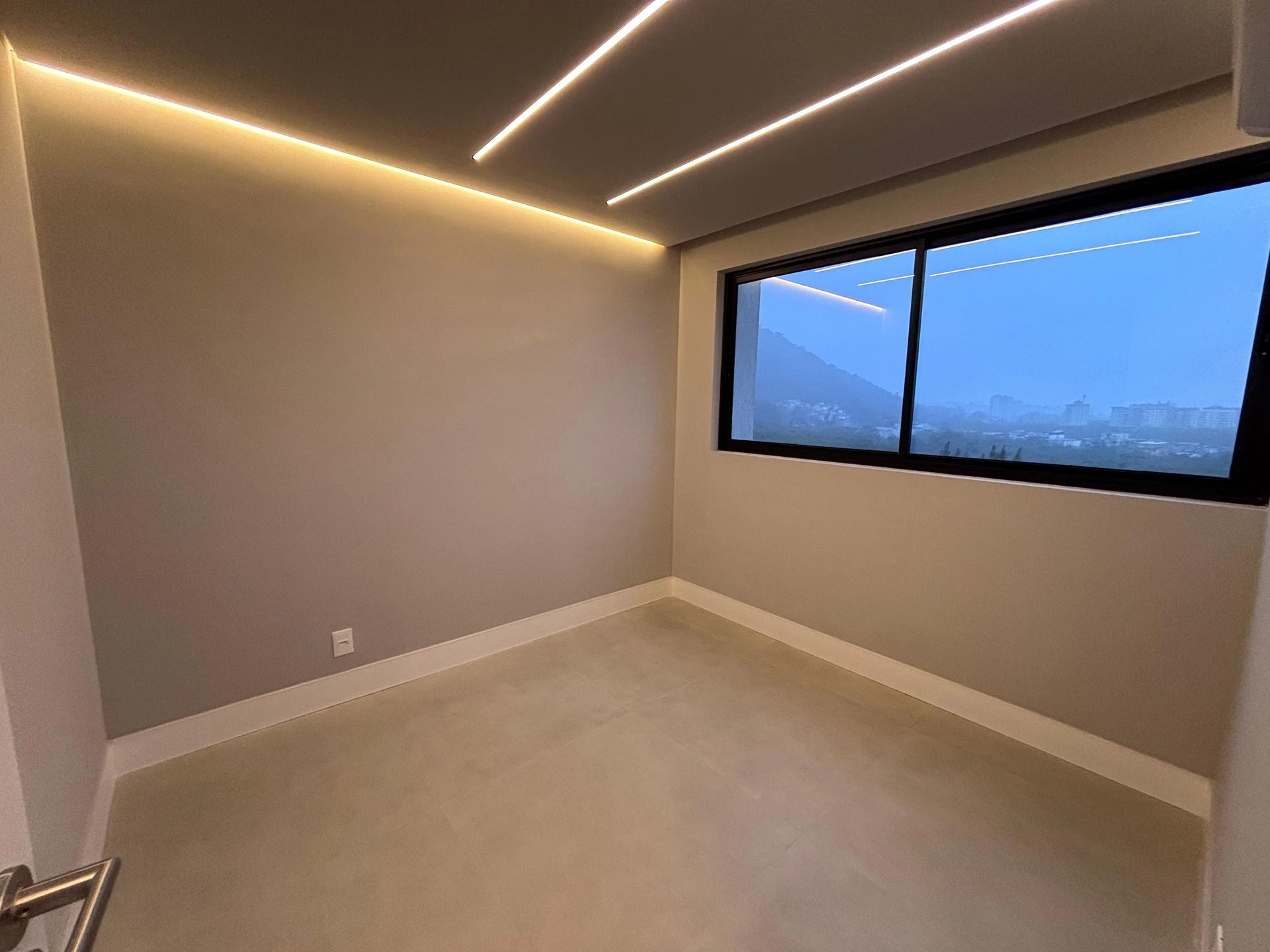 3-bedroom apartment with open-plan kitchen — photo 16