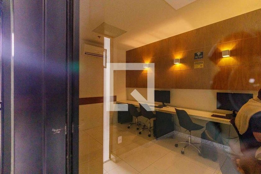 Furnished apartment, 80 m², with a glass-enclosed balcony — photo 46