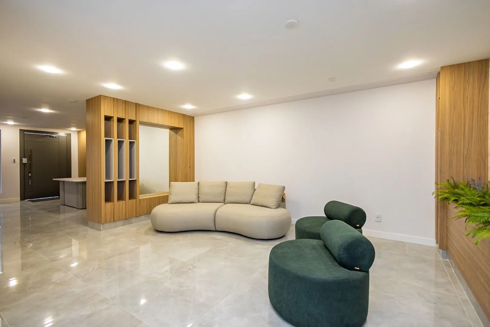 Furnished 2-bedroom apartment with 1 parking space — photo 31