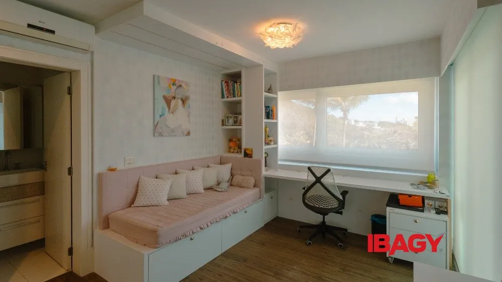 Furnished 454 m² apartment with a gourmet balcony — photo 13
