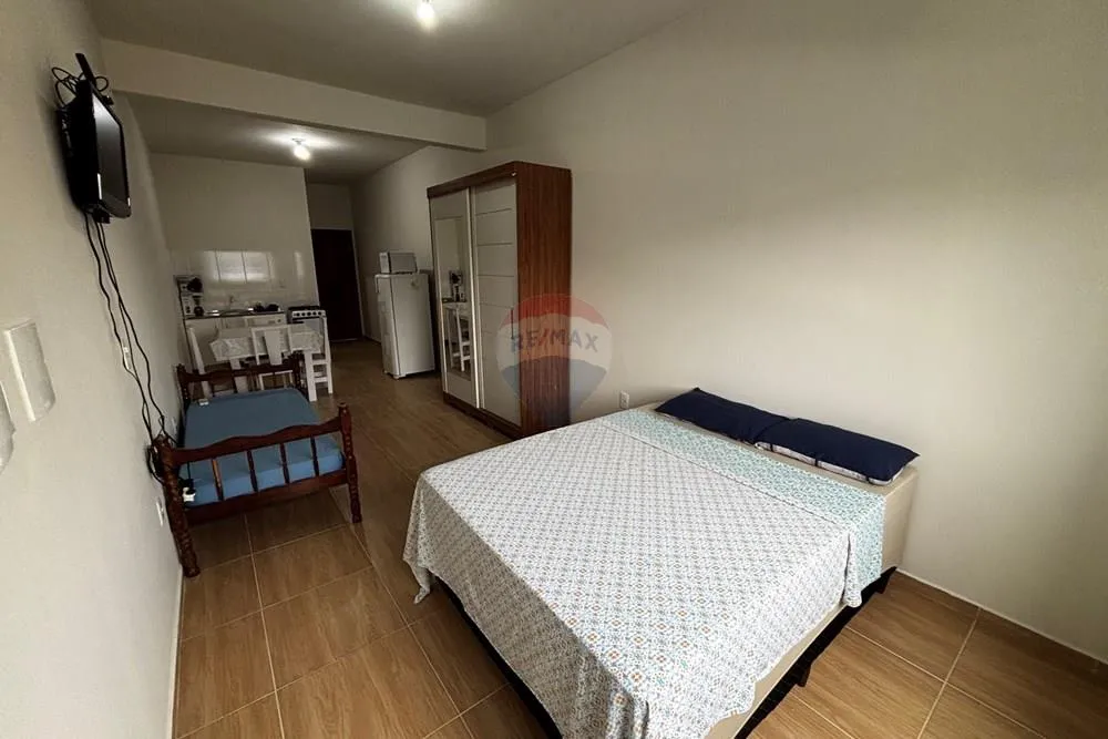 Меблированная китнет 40 м² с 1 спальней и частным садом