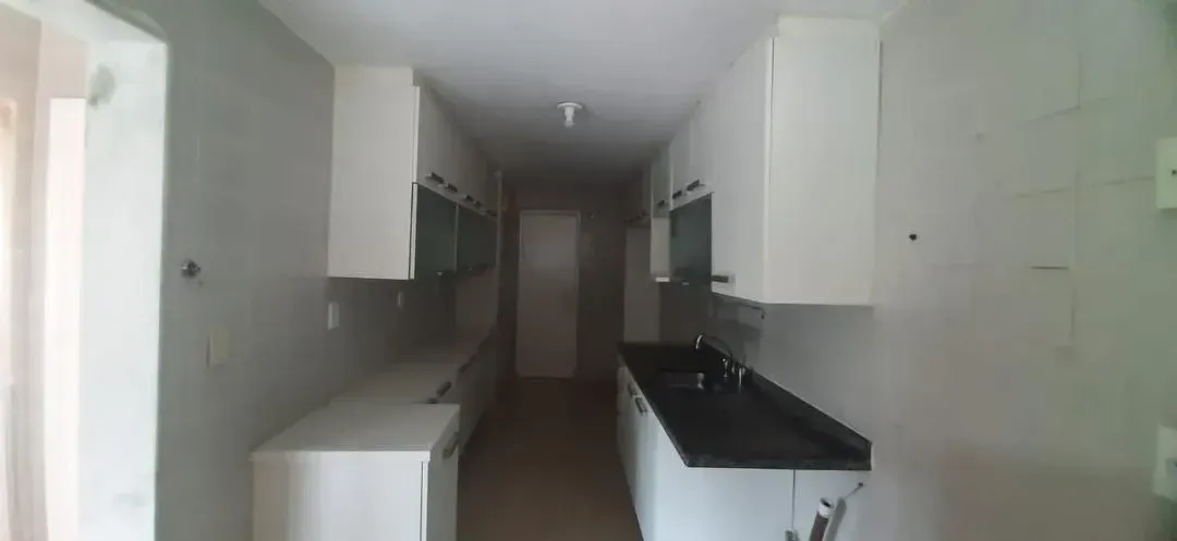 Unfurnished house with 4 bedrooms and 3 bathrooms — photo 2