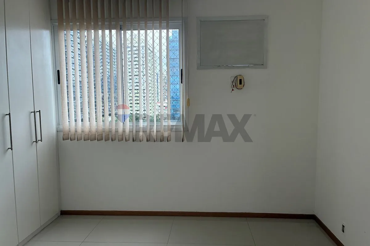 Квартира 90 м² із заскленим балконом та видом на гори — photo 25