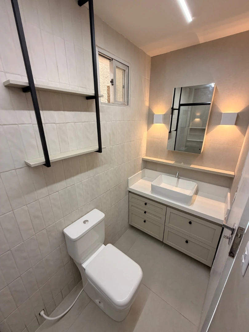 3-bedroom apartment with a washing machine — photo 11