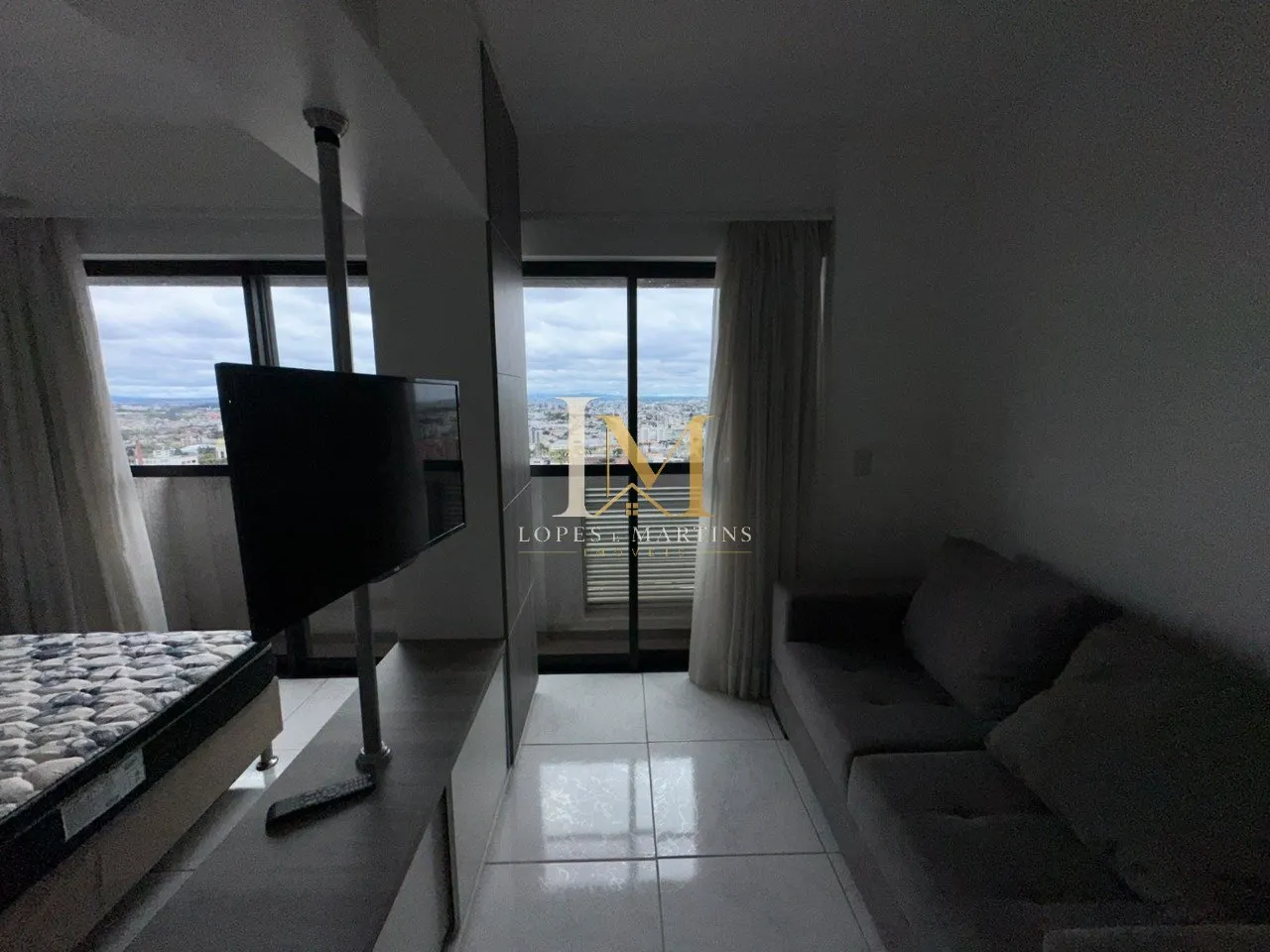 One-bedroom apartment with a washing machine — photo 14