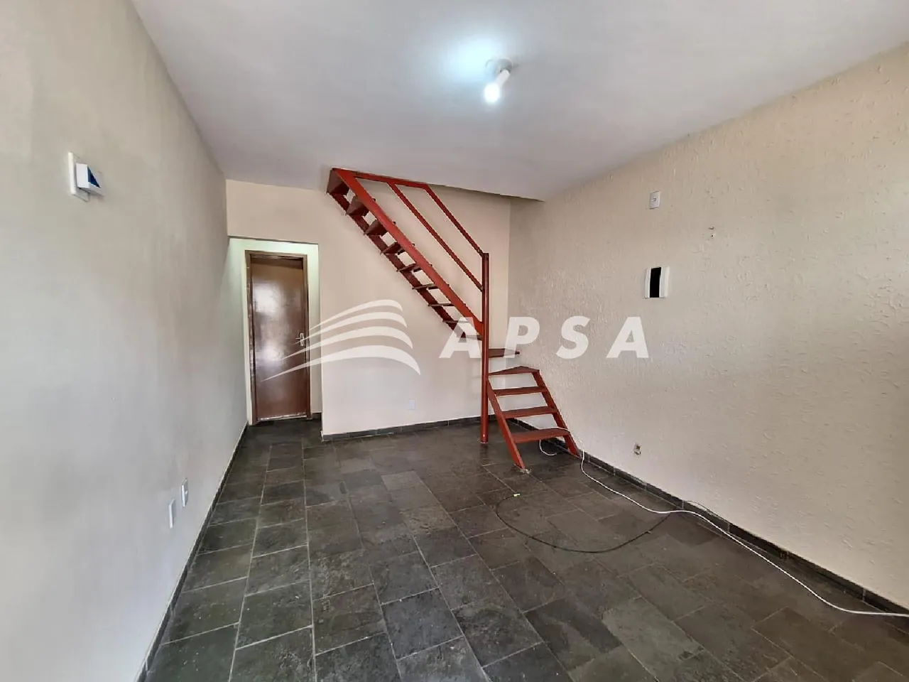 House with 2 bedrooms and a separate gas-stove kitchen