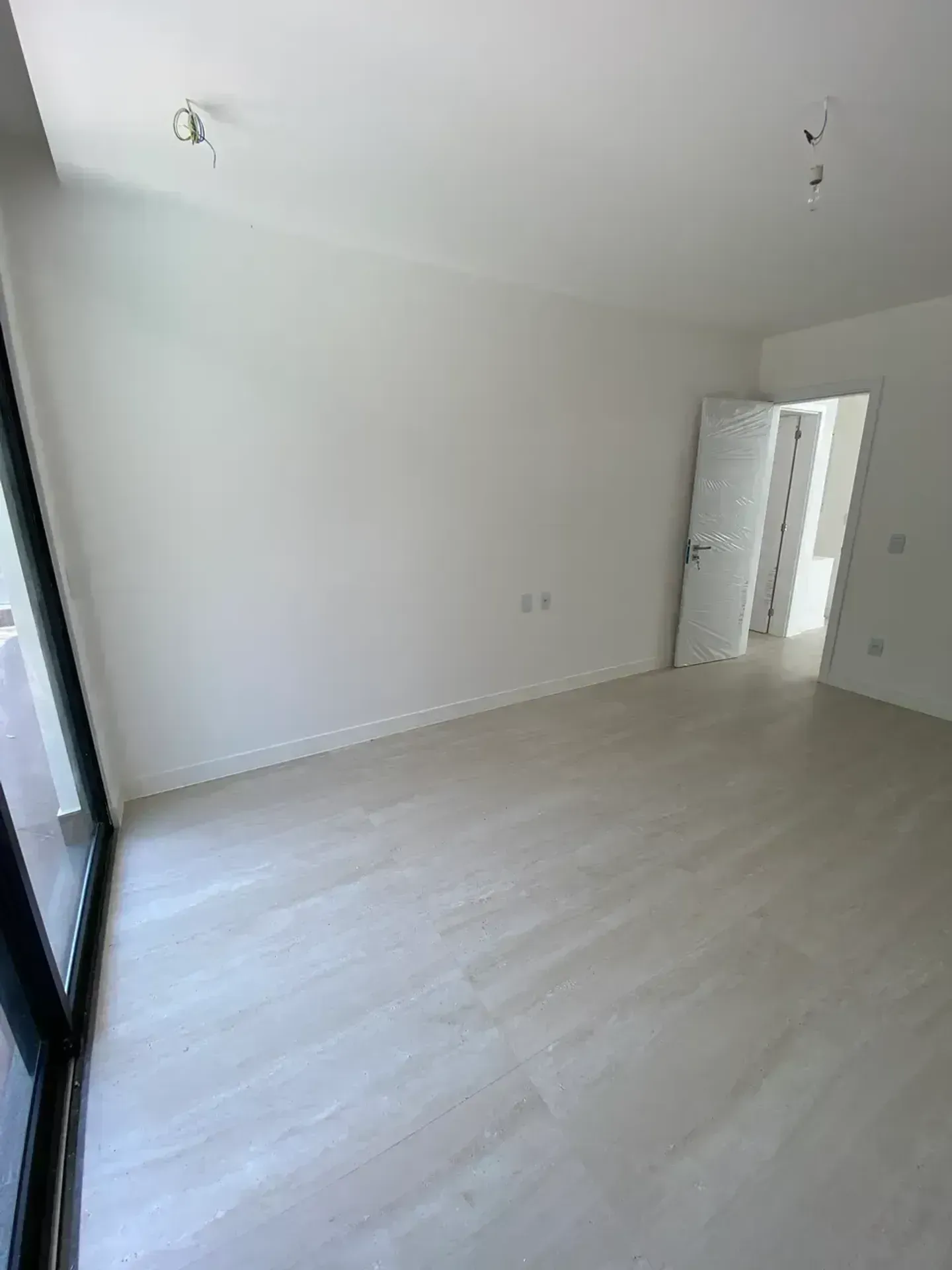 Unfurnished house with 5 bedrooms and 5 bathrooms — photo 16