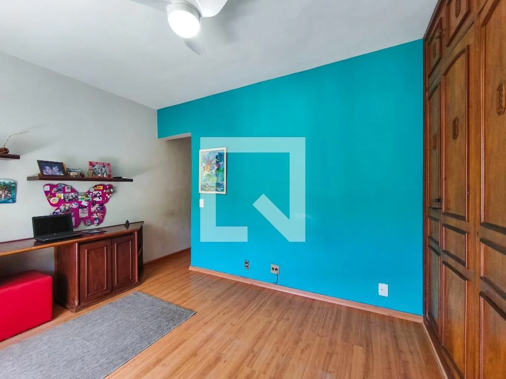 Furnished 4-bedroom apartment with balcony — photo 73