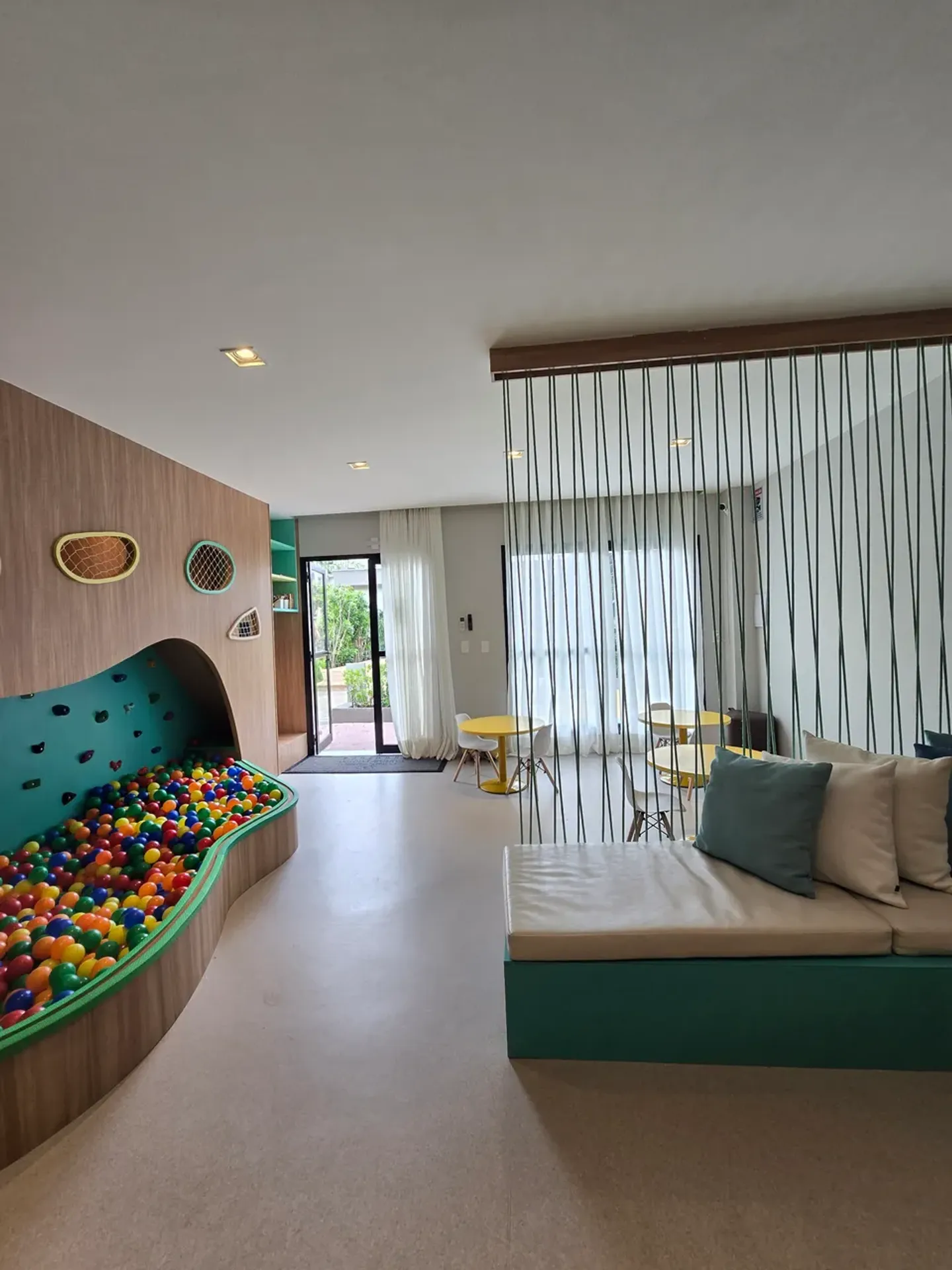 Garden apartment with 2 bedrooms and 1 bathroom — photo 30
