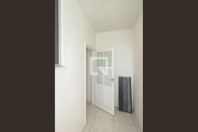 Apartamento com 2 quartos e cozinha fechada de 60 m² — photo 31