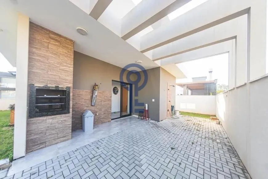 Furnished 4-bedroom house with open-plan kitchen — photo 16