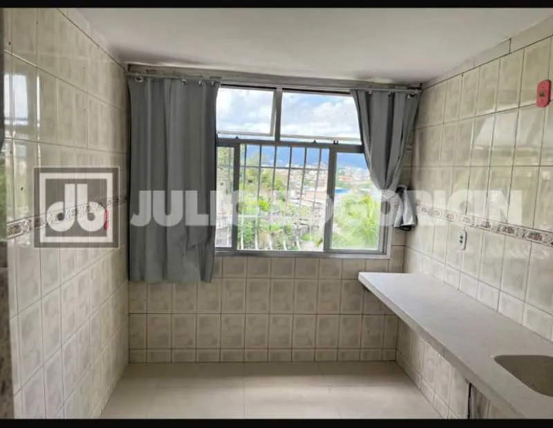 2-bedroom apartment with a mountain view — photo 2
