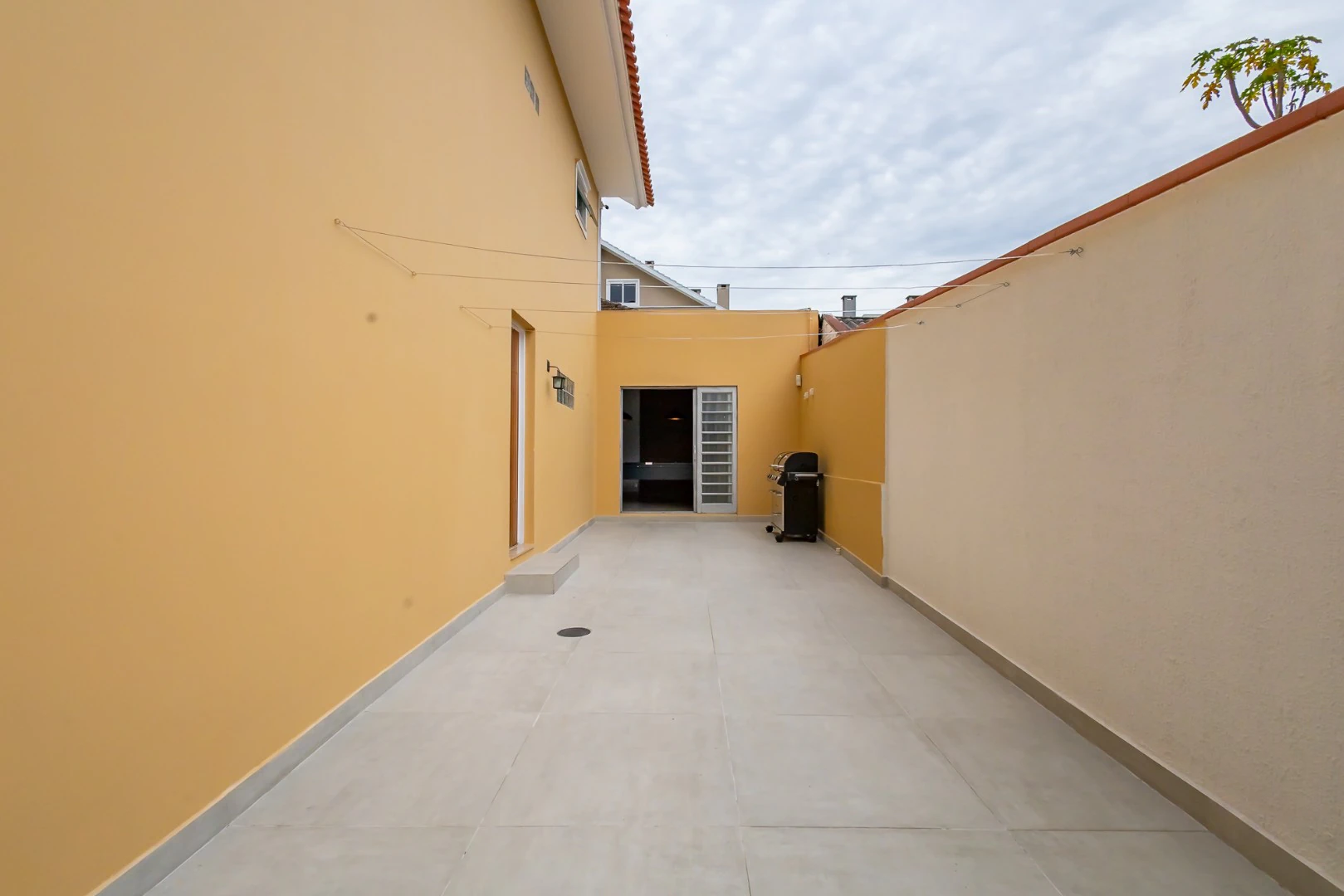 Furnished house with 3 bedrooms and 5 bathrooms — photo 24