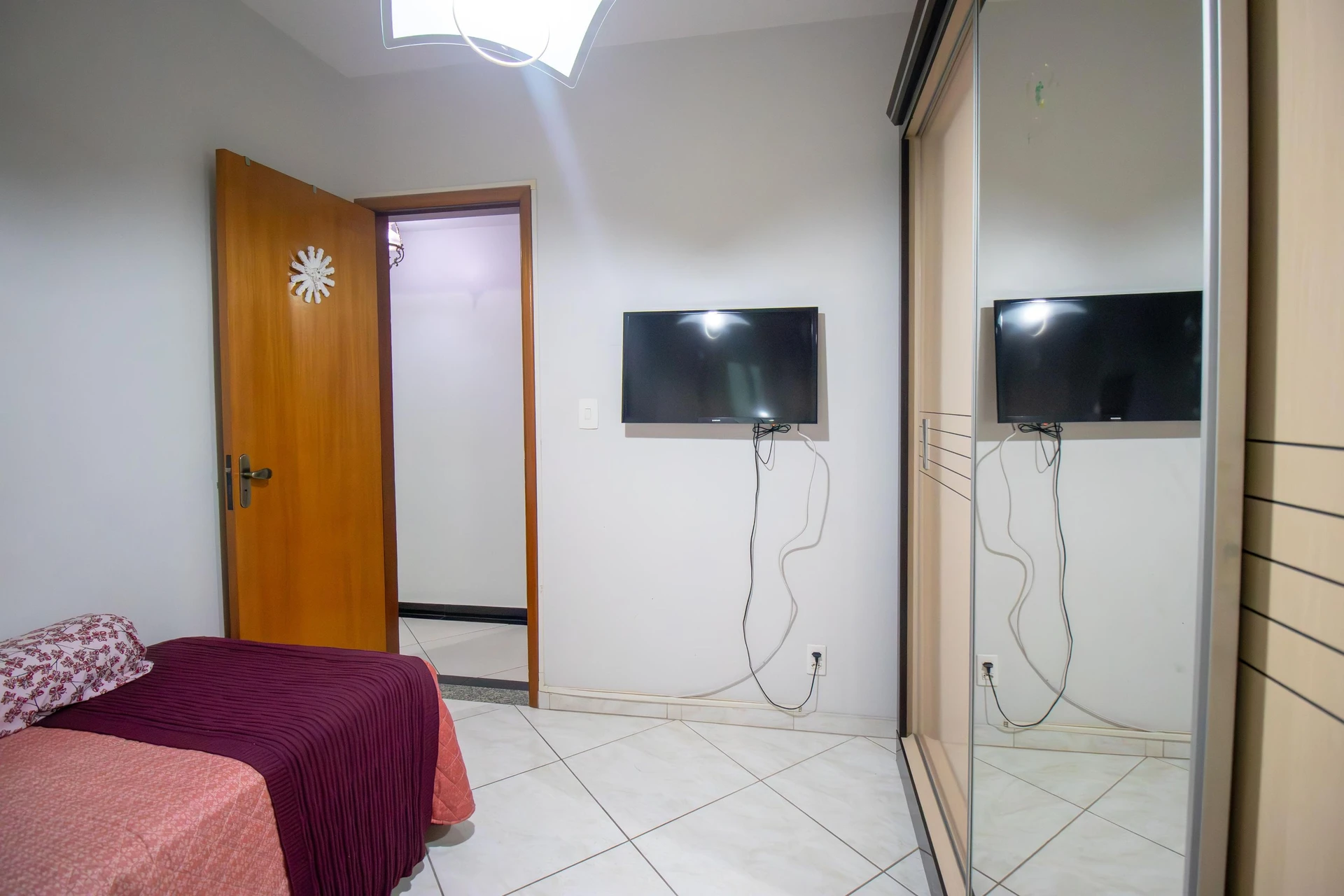 4-bedroom apartment with a balcony and 1 suite — photo 31