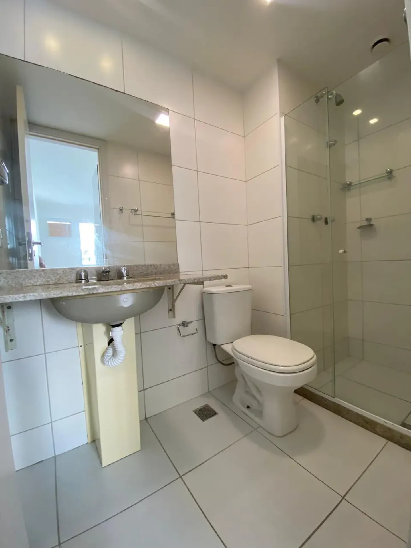 Apartment with 2 bedrooms and private garden — photo 10