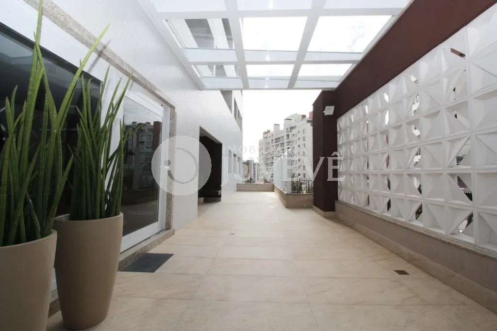 Apartment, 93 m², with a glass-enclosed balcony — photo 55