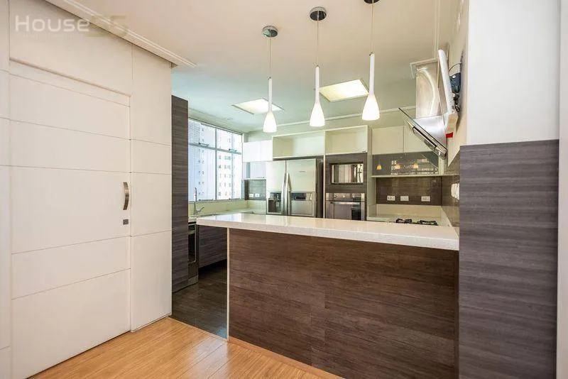 113 m² apartment with 1 bedroom and a balcony — photo 12