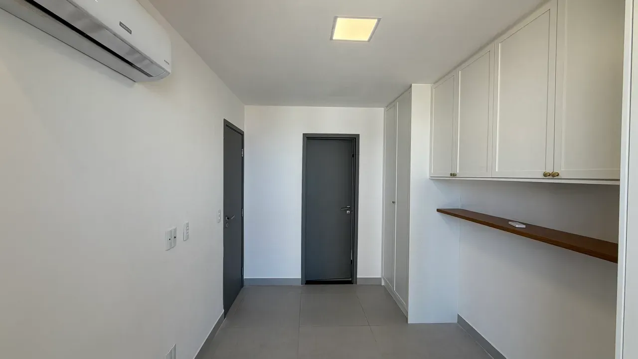 2-bedroom apartment in a building with a heated pool — photo 5