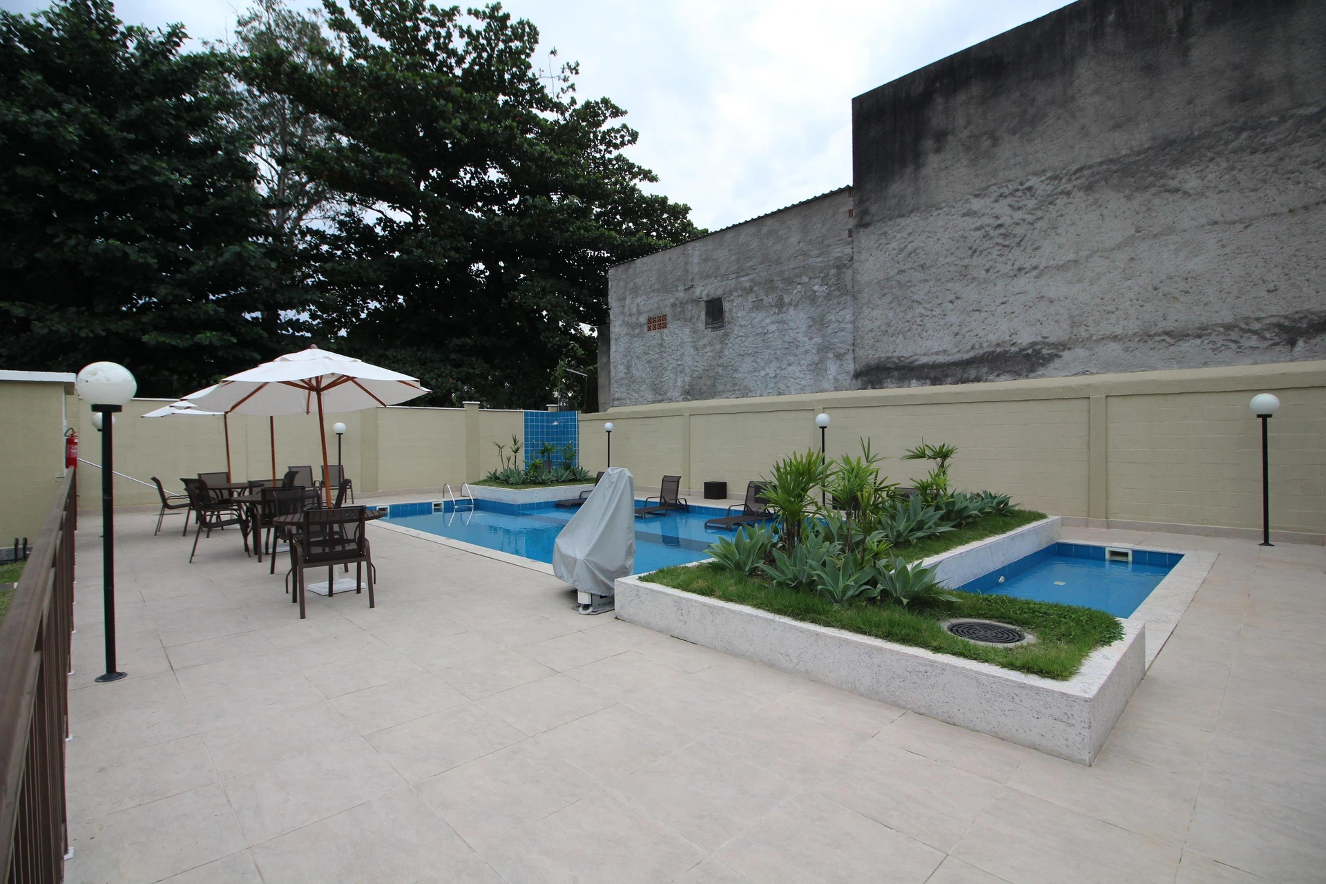 Apartamento mobiliado com 2 quartos e piscina no condomínio — photo 19