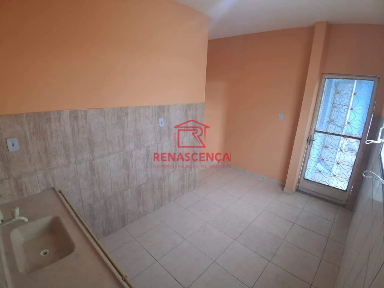 Detached house with 1 bedroom and 1 bathroom — photo 2