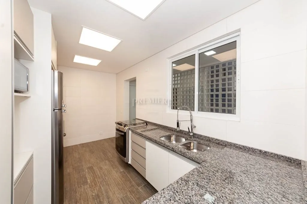 137 m² apartment with 3 bedrooms and 1 parking spot — photo 24