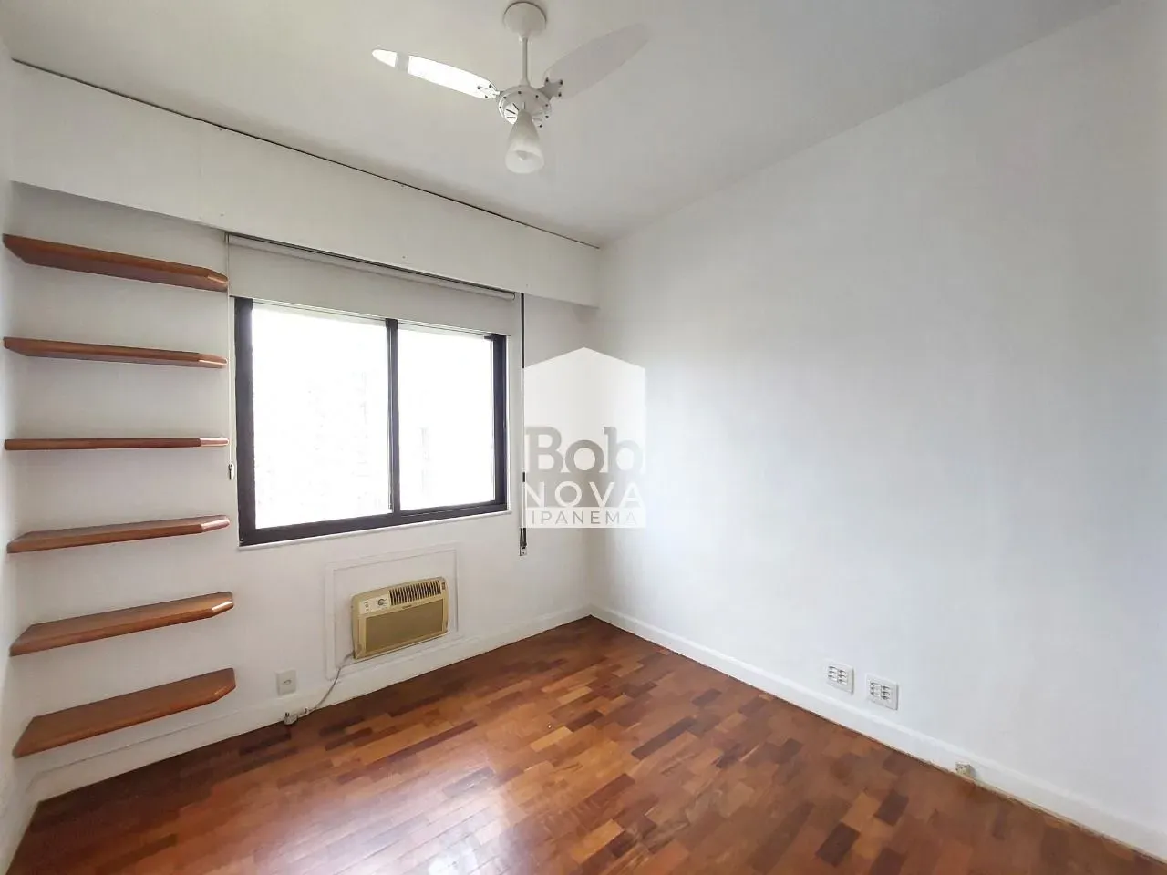Unfurnished 161 m² apartment with a closed kitchen — photo 26