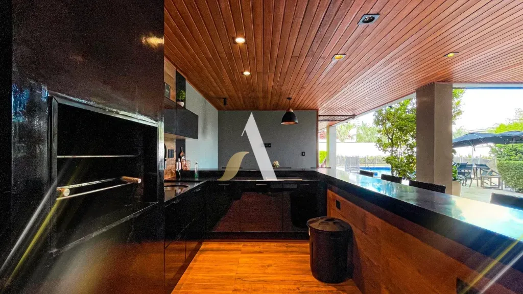Furnished linear house with 4 en-suites and a gas open kitchen — photo 10