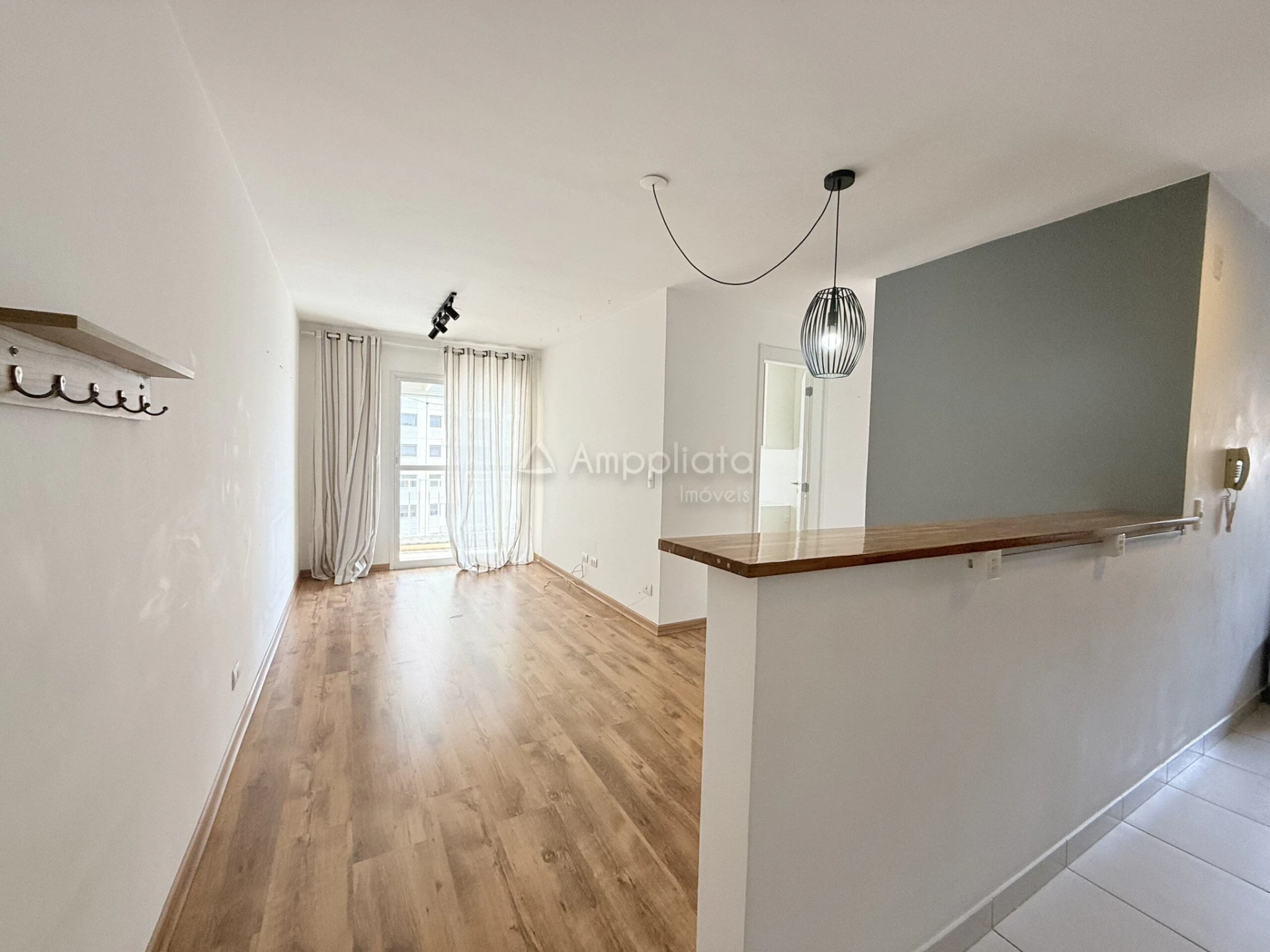 Glass-enclosed balcony in a 3-bedroom apartment, 78 m² — photo 10