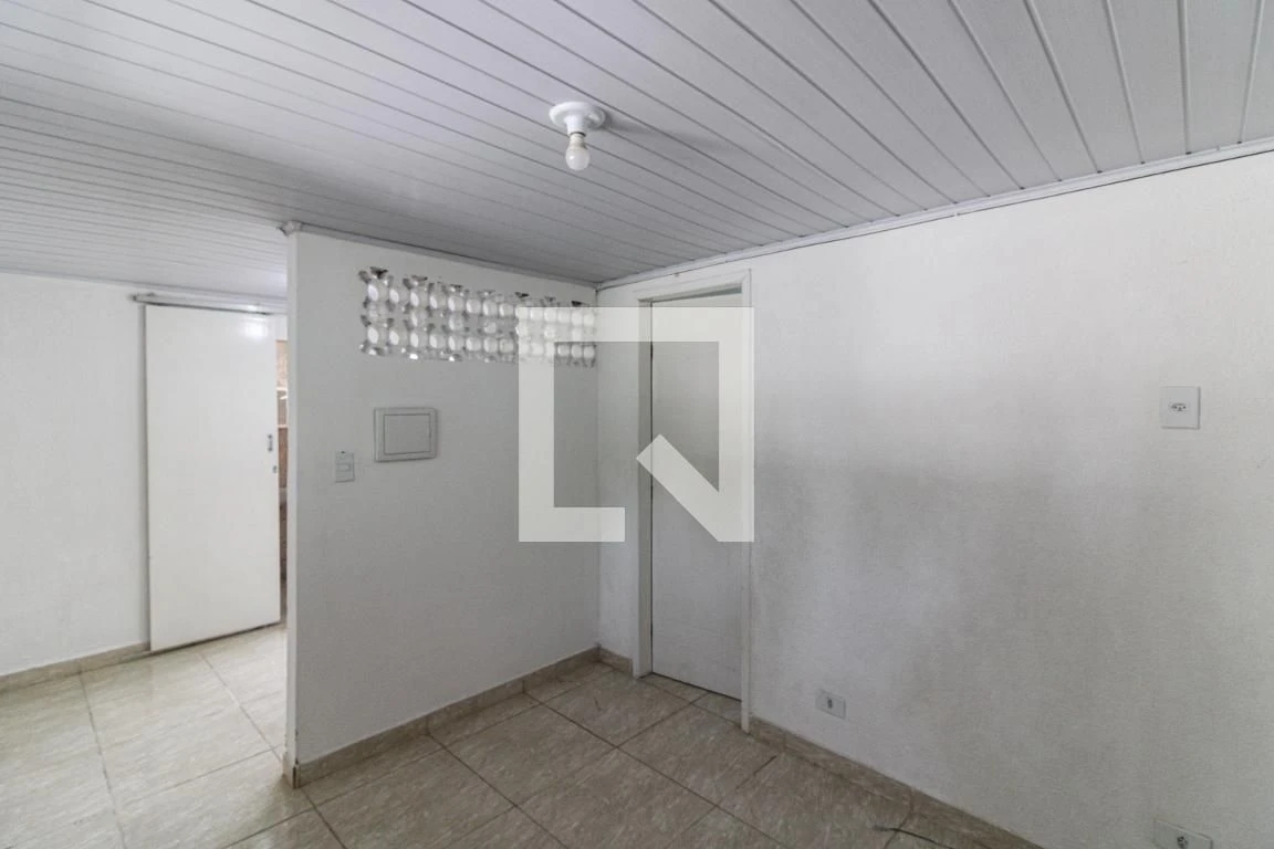 Unfurnished house with 1 bedroom and 1 bathroom — photo 25