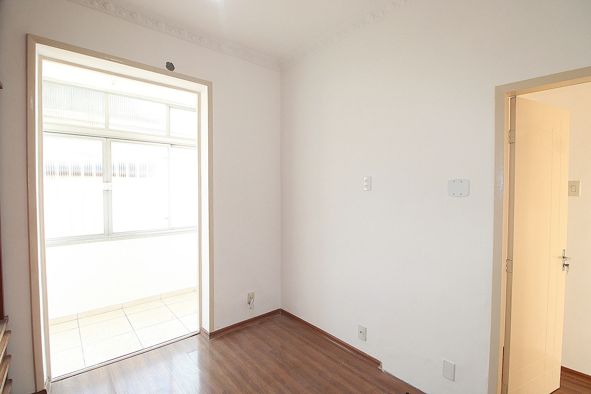Apartment, 86 m², with wood or laminate floors — photo 4