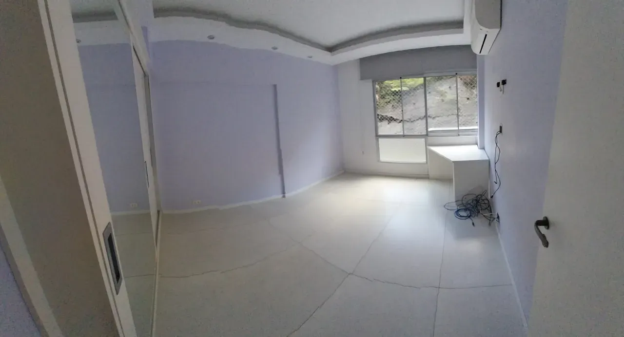Floor-to-ceiling windows in a 3-bedroom apartment, 142 m² — photo 10