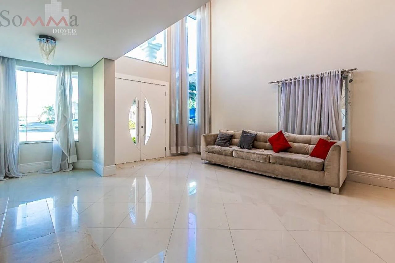 House, 323 m², with a private pool — photo 12