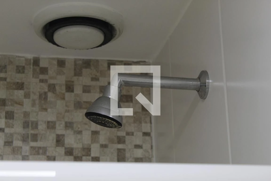 Furnished 2-bedroom apartment with balcony — photo 43