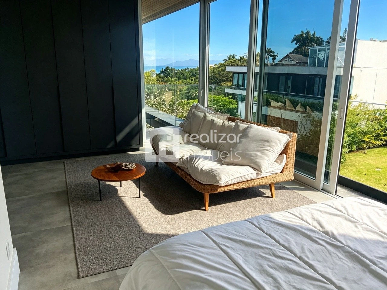 Furnished house, 560 m², with a water view — photo 23