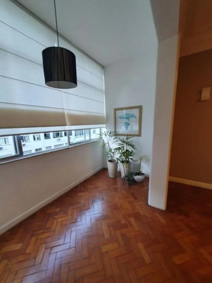 Walk-in closet in a 3-bedroom apartment, 148 m² — photo 20