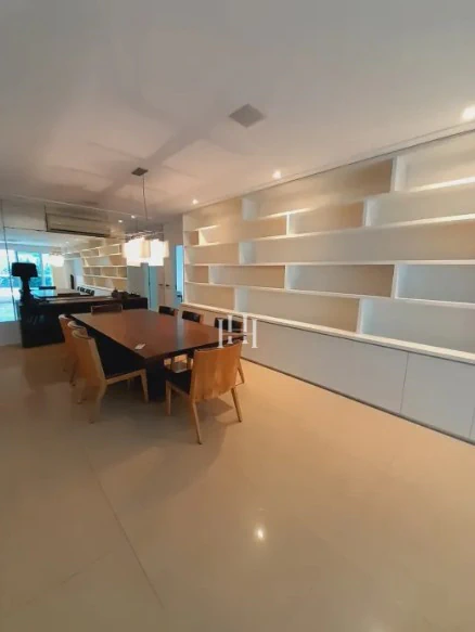 Apartamento mobiliado com 4 quartos e 291 m² — photo 37